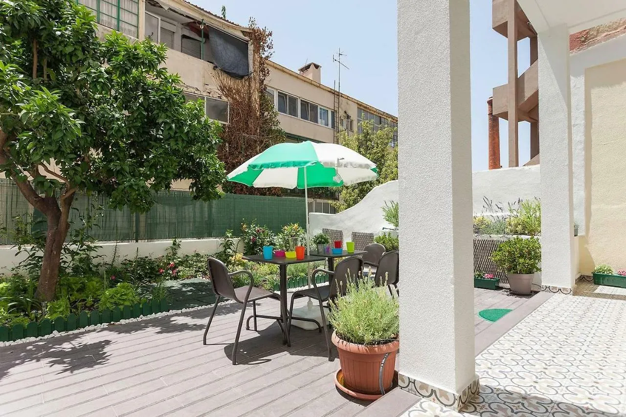 Sunny Orange Garden Apartment In Central Lisbon
